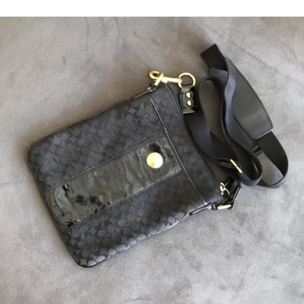 Coach Swingback Black Crossbody bag